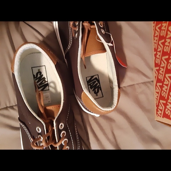 Vans - Picture 3 of 4
